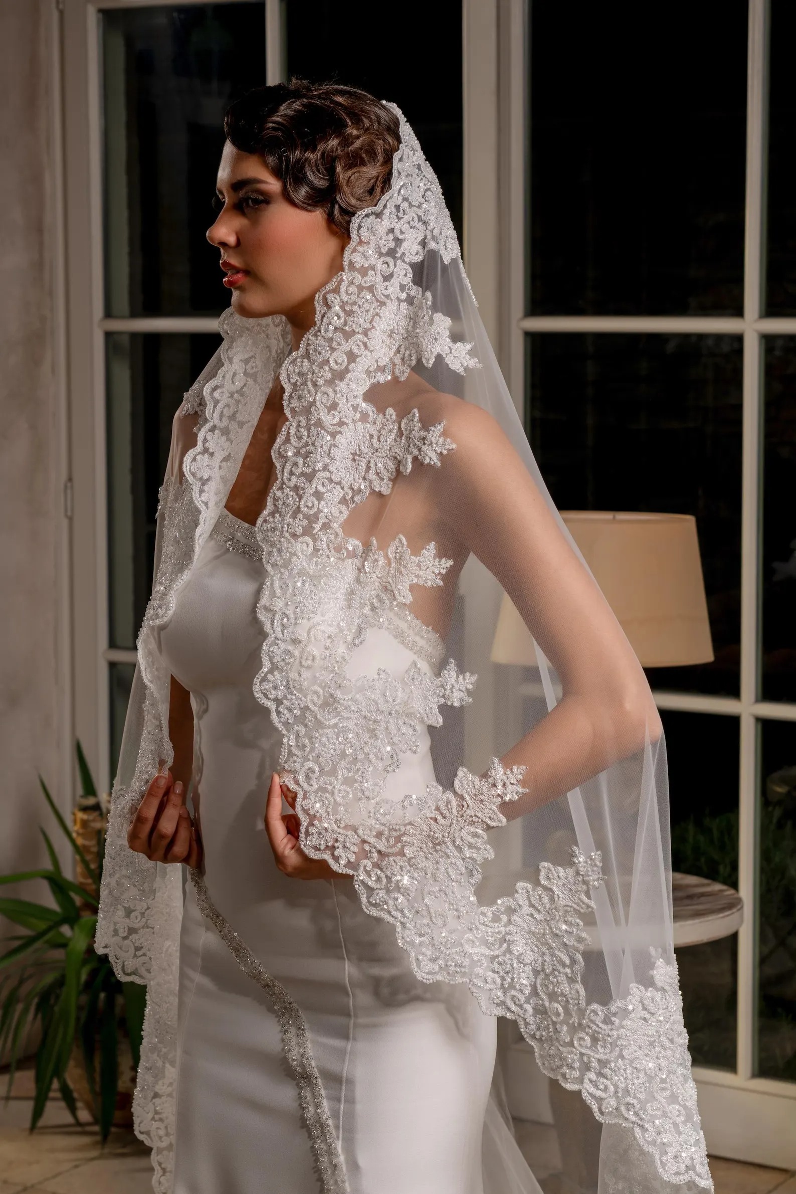 Classic Bridal Veils Long Appliques Lace Wedding Veil 1 Layer 3 Meters Long Tulle For Brides Hair Accessories Custom Made