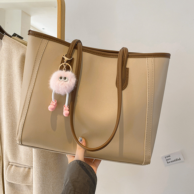 Free Shipping High Value Leather Tote Bag for Women Large Capacity Shoulder Bag Cute Plush Charm Handbag