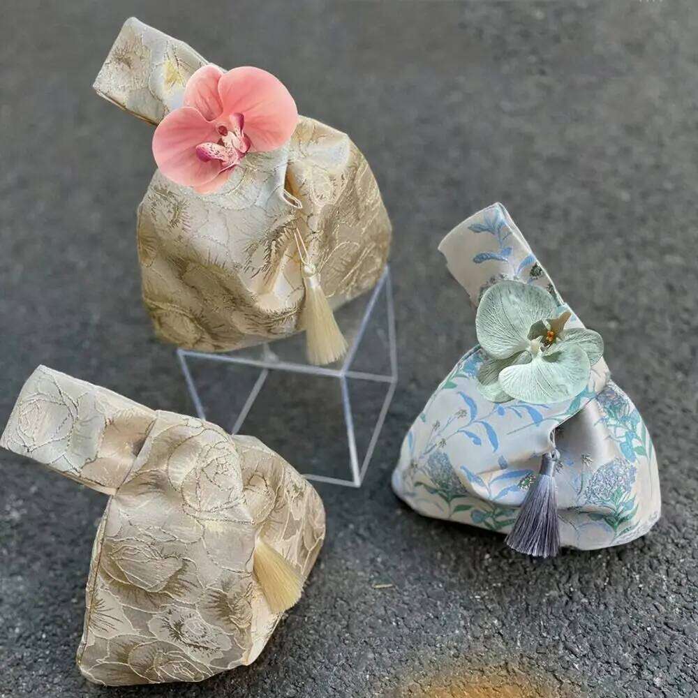 Chinese Embroidery Flower Pendant Girls Storage Bags Tassel Knot Wrist Bag Cheongsam Accessories New Chinese Style Handbag Small Item Pouch
