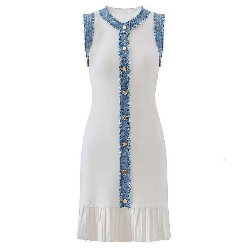 2026 Spring New A16 Designer Denim Lace Gold Button Daily Commuter Small pleated Skirt
