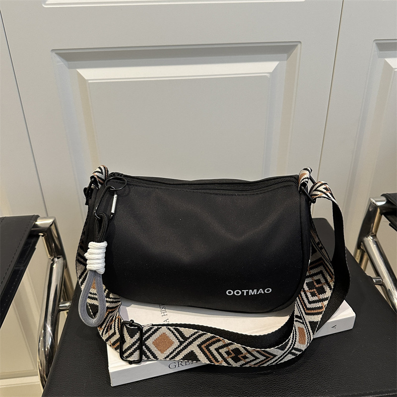 Free Shipping High Value Casual Wide Shoulder Strap Small for Women 2025 New Fashion Simple Boston High-Value Niche Crossbody Bag