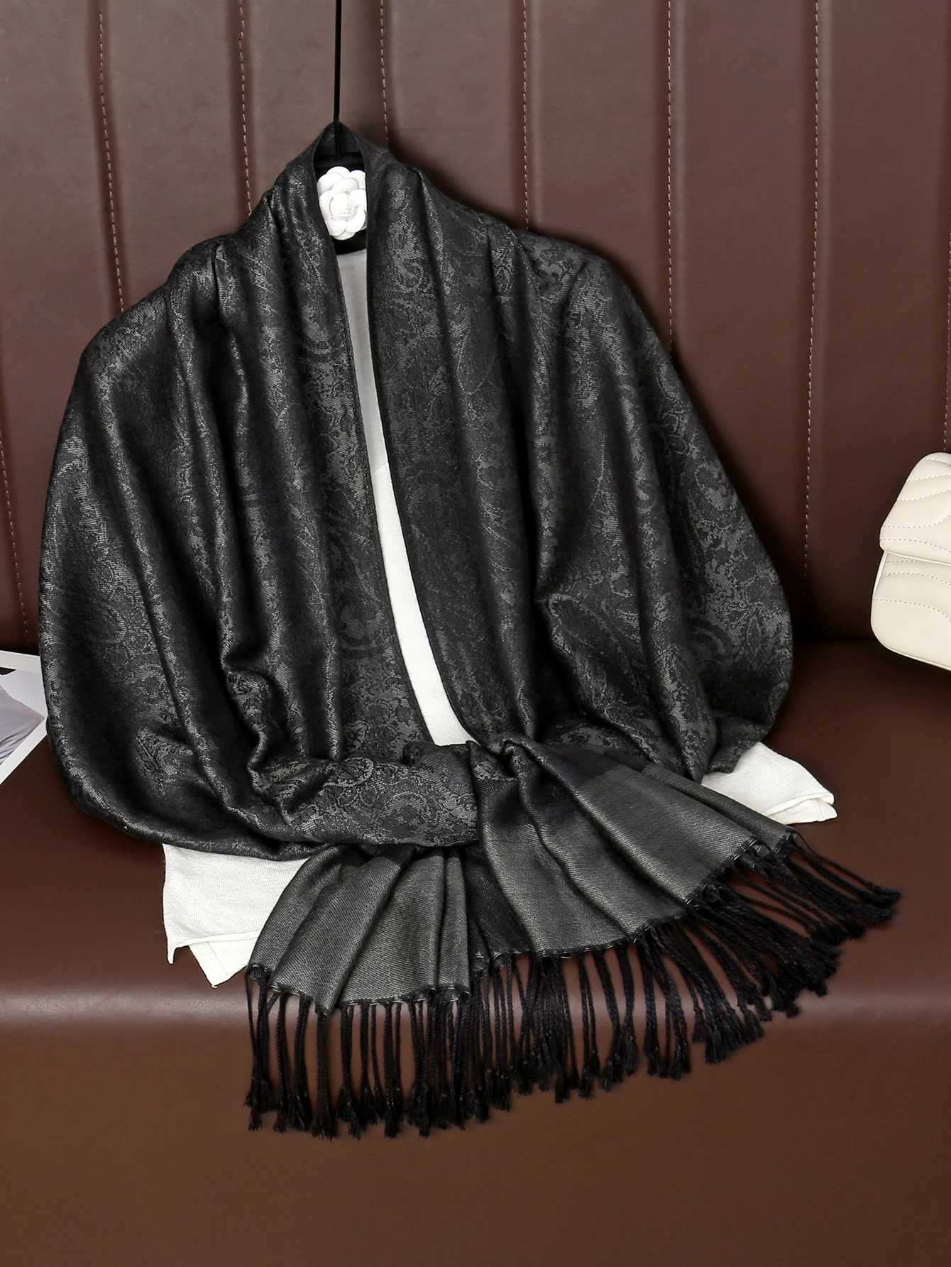 Retro Versatile Scarf with Peacock Flower Embroidery Casual Fashion Soft Tassel Design for Daily Outerwear Decoration Z260330