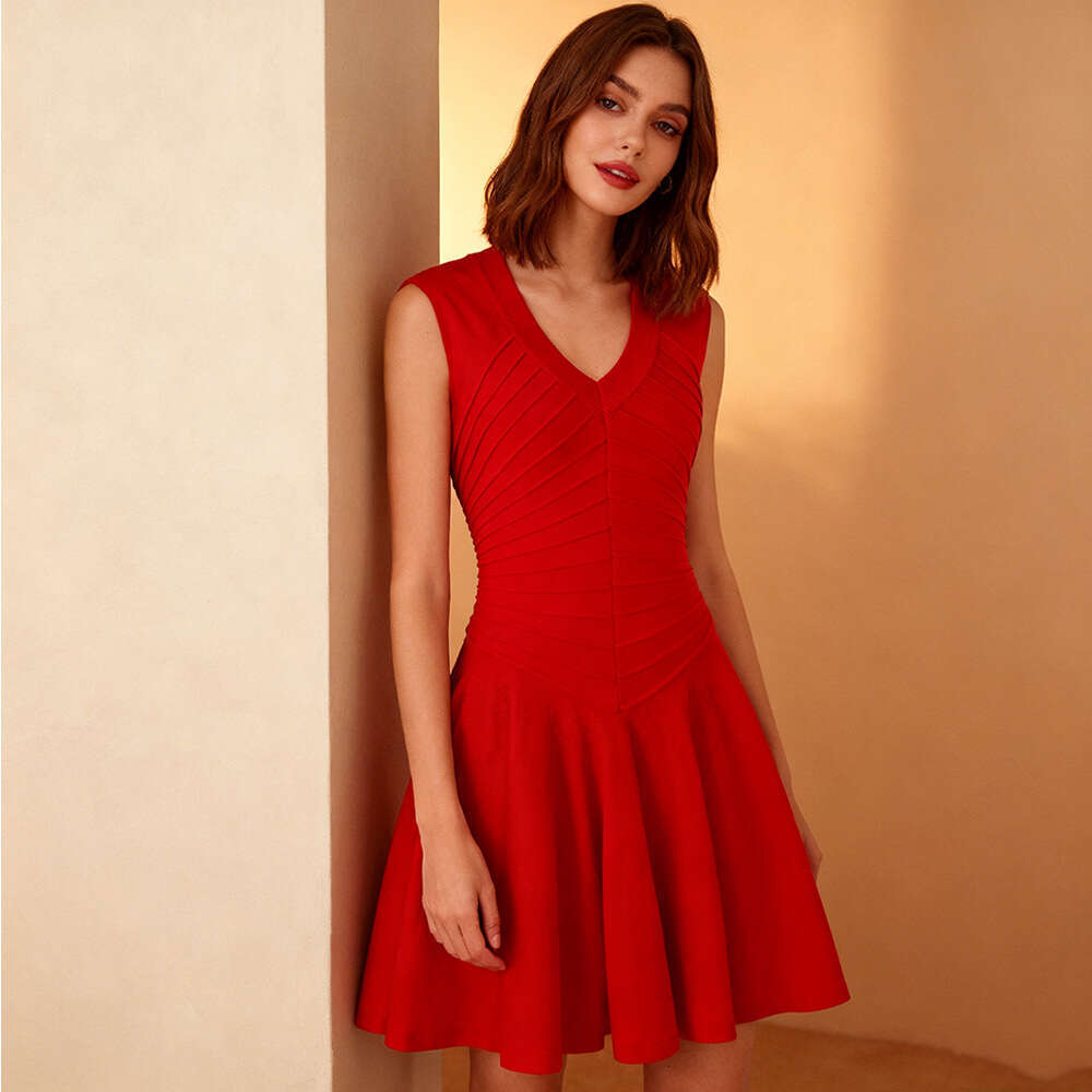 2026 Spring and Summer New Designer 3D Striped Small q26 V-neck Sleeveless Tank Top Off Shoulder European and American Short Skirt