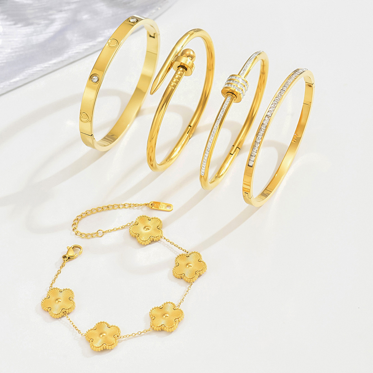 Designer Luxury Gold Bracelet Set With Diamond Studs - Elegant Diamond-studded Bracelet For Ladies, High-end Hand Chain