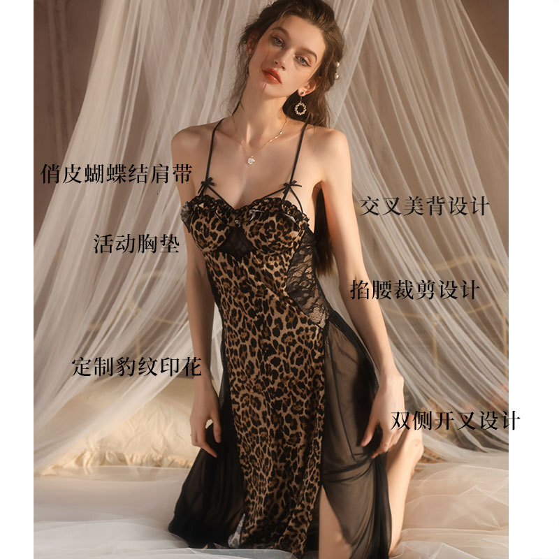 Milky-White Screen-Printed Lace-Trimmed High-Slit Seamless Padded Sexy Lingerie Halter-Neck Nightgown