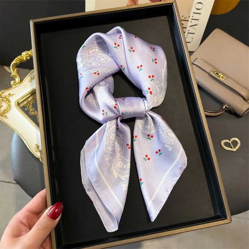 Paisley Print scarf Wen Silk Square Scarfs Foard Bandana Fem Neckerchief Fashion Decorate Hijab Lady Neck Ties X260328
