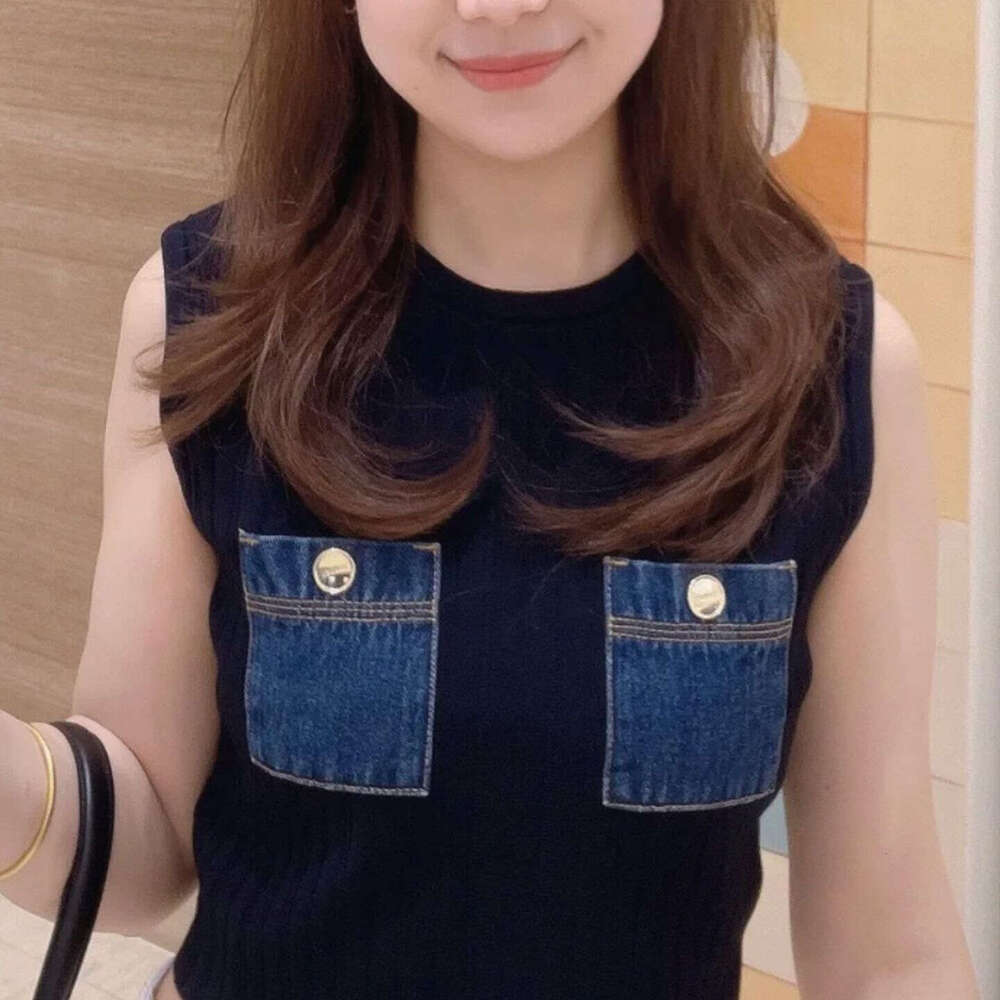 2026 Summer French Designer Women's Elegant Sleeveless S18 Patch Top+High Waist Denim Knitted Short Skirt