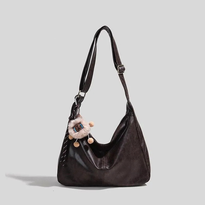 New Retro Versatile Shoulder Crossbody Fashionable Large Capacity Commuter Casual Tote Bag