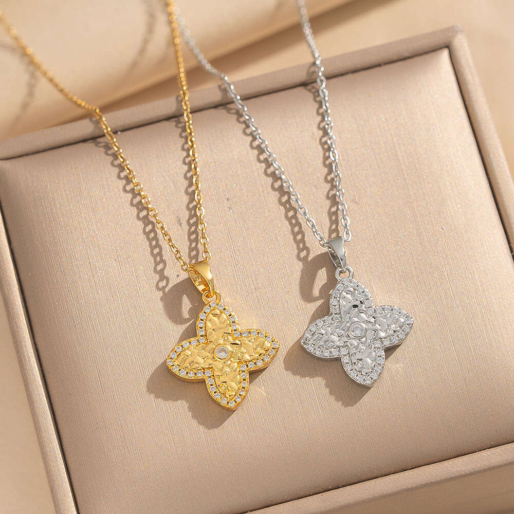 Light Luxury Collarbone Chain Accessories for Women Flower Four-Leaf Clover Necklace European and American Fashion High-End Jewelry