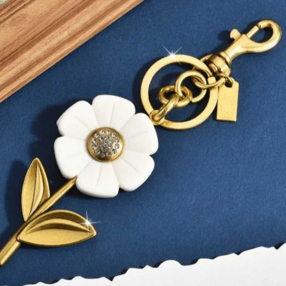 Cute Floral Flower Bag Pendant Alloy Gold Handbag Decor Backpack Decoration Bag Charm Car Key Chain Gifts Z260330