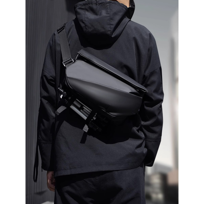 2026 Spring Fashion Magnetic Buckle for Men, Single Shoulder Motorcycle Cycling Bag, Crossbody Bag