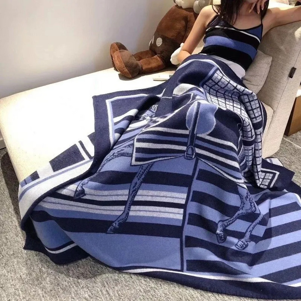 Luxury Designer Throw Designer-Style H Airline Home Wool And Cashmere Blended Sofa Horse Winter Nap h Air-Conditioning Brand Blanket With Logo 003