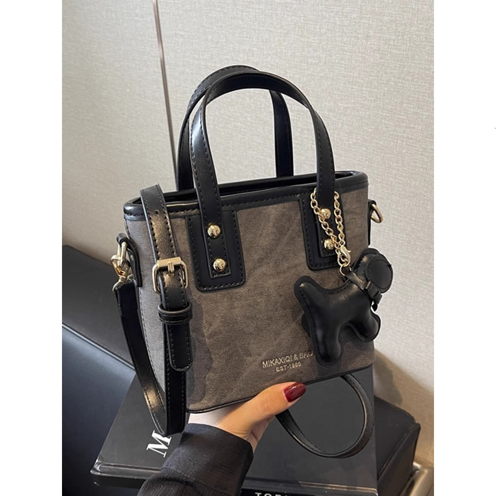 Women's New High-End Retro Color-Block Crossbody Autumn Winter Internet Celebrity Hot-Selling Single Shoulder Handbag Small Bag