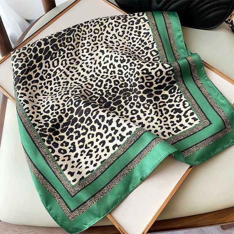 1pcs 70cm Ran Chain Silk Scarf for Wen Simated Silk Geetric Round Fashion Versatile wear Clothing Square Scarf X2603281