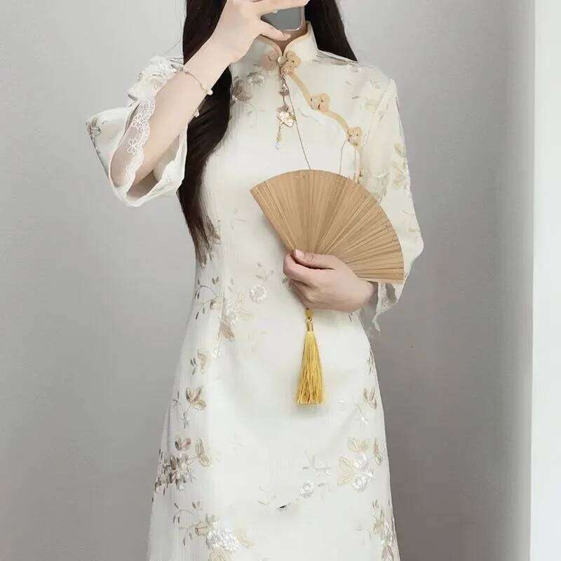 Chinese Traditional Qipao Dress Beige Flowers Printed Stand Collar Mid Sleeve Cheongsam Women Elegant Evening Dresses MAKOUFEI