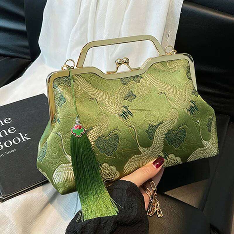 Chinese Embroidery Vintage Women Tassels Shoulder Bag Crossbody Bags Lock Shell Clip Designer Handmade Wedding Chic Clutch Lady Handbags And Purse