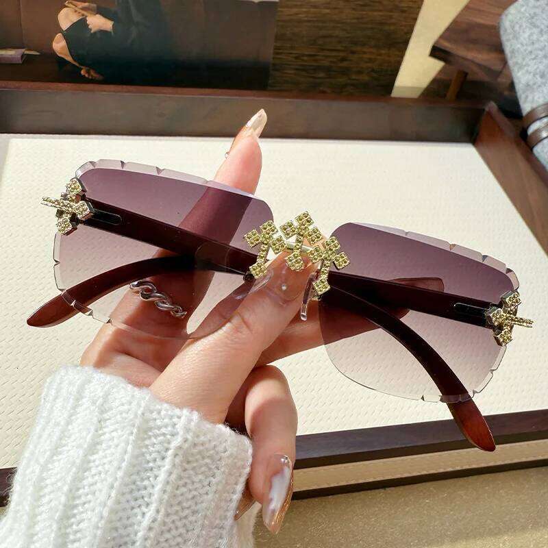 Women's Frameless Edge Cutting High-quality Lace Diamond-set Lenses Fashionable Car Sunglasses 26Y0330