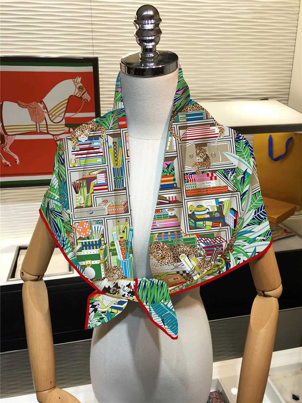 Luxury Brand Leopard Jungle Square Scarf Wen Twill Silk Scarves Wraps Beach Shawl Hijabs Large Foards Neckerchief wear X260328