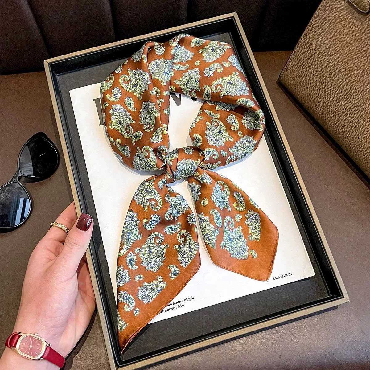 2026 New Retro Print Cashew Scarf Women Simulated Silk Hijab Versatile Neckerchief Satin Shawl Bag Ribbon Headband Wraps Bandana Z260330