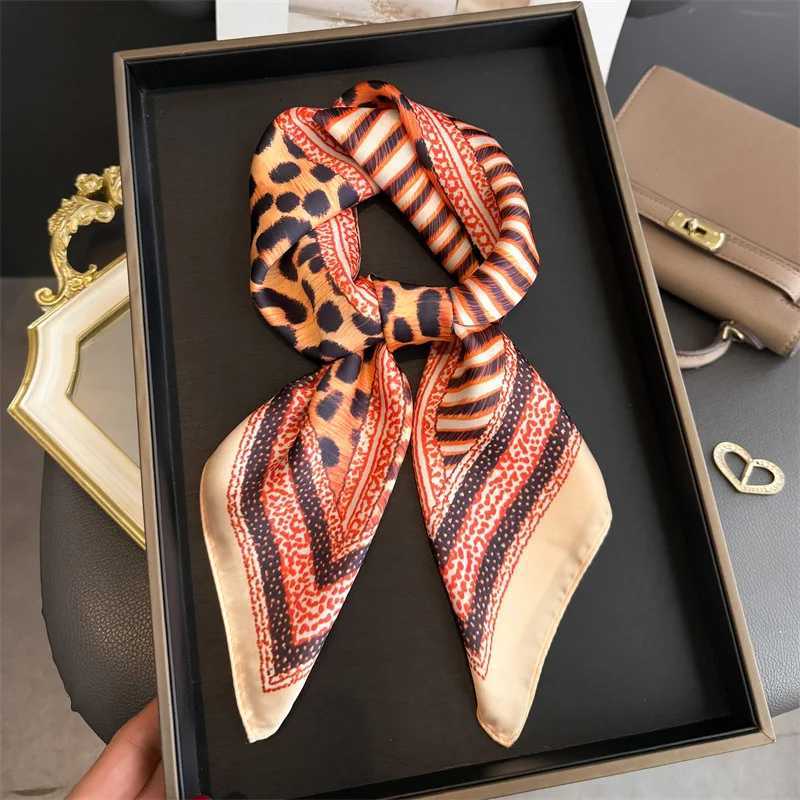 2026 New Leopard Print Silk Square Scarf Wen Soft Satin Neck Tie Decorate Scarf Hijab Fem band Foard Neckerchief X260328