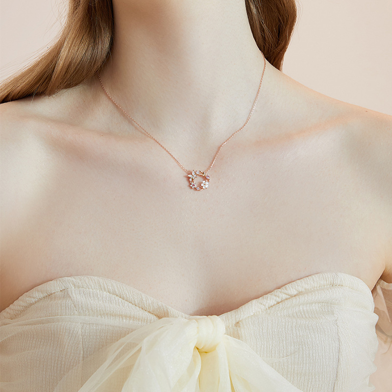 Designer luxury Exquisitely crafted butterfly wreath necklace for women, light luxury, elegant and sophisticated, niche design, -style fashion collarb