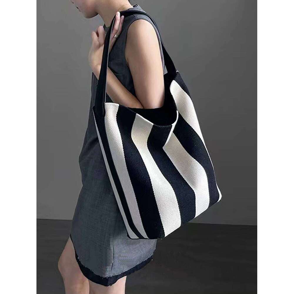 Niche Striped Canvas Bucket For Women Capacity Lazy Style Commuting Tote Bag New Single Shoulder Large Bag Trend XIU LAI SI