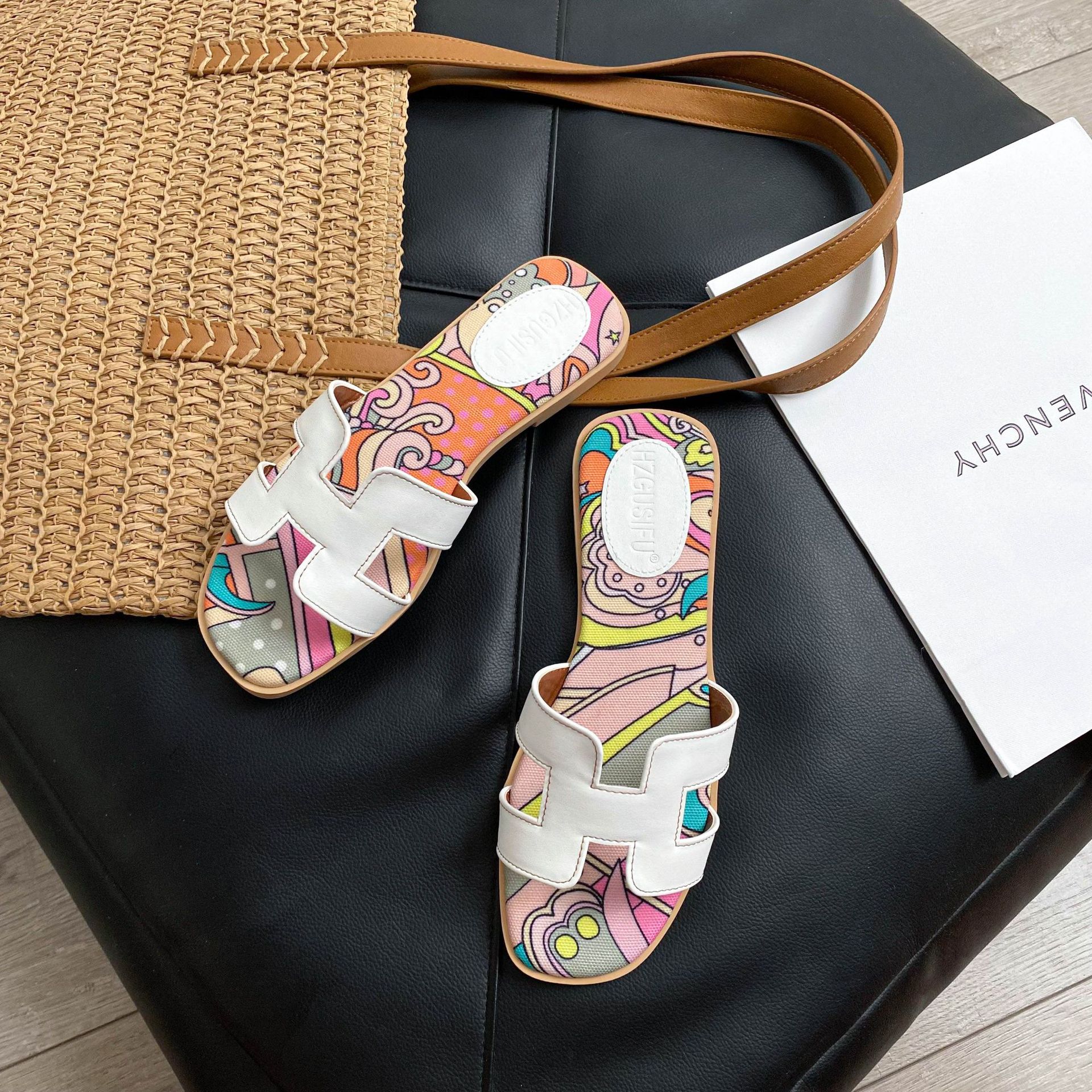 HZGUSIFU Hot Free Shipping designer slipper for womens flat sandals black brown white gold sliver white Fashionable and versatile flat slippers for wo