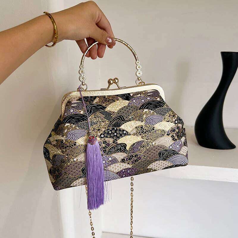 Chinese Embroidery Vintage Embroidered Women's Shoulder Bags Elegant Metal Top Handle Purse With Adjustable Chain Strap Party Clutch Handbag Wall