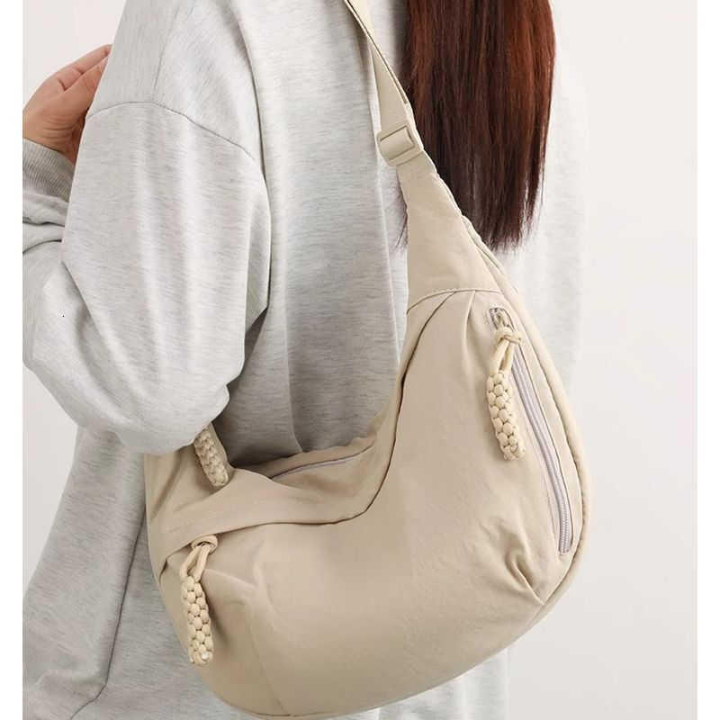 Crossbody Dumpling Women's 2025 New Versatile Casual Shoulder Large Capacity Sports Lightweight Small Bag