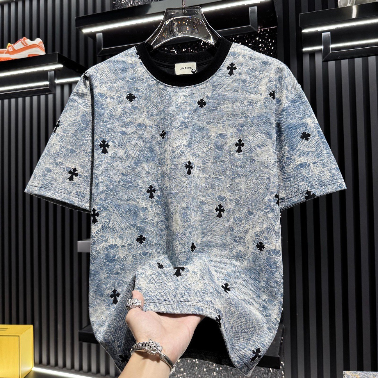 High-quality men's T-shirts Fashionable trendy cross-embroidered short-sleeve T-shirt for men, round-neck casual versatile top, 2026 summer new s