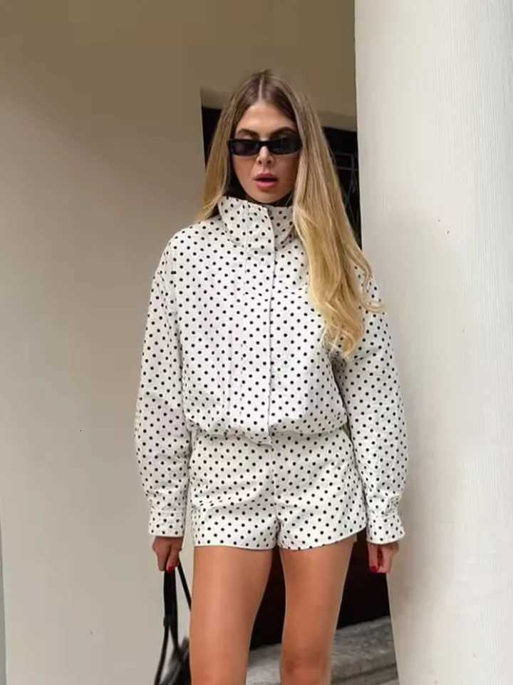 2026 Spring Jacket Women Long Sleeves Turtleneck Zipper Pockets Drawstring Casual Short Coats Women Fashion Polka Dot JacketsT260328