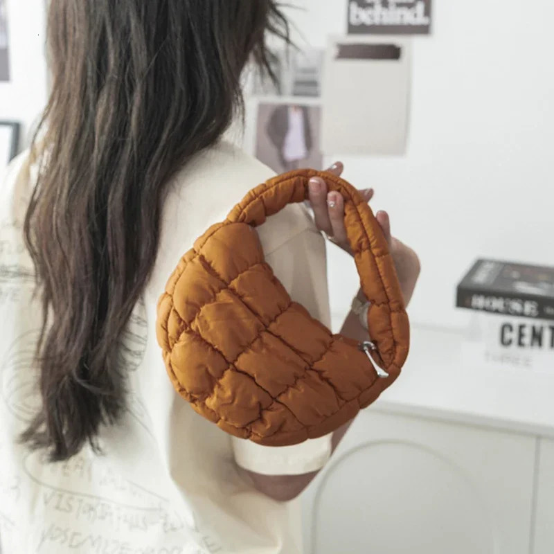 Fashion Mini Puffer Tote Bag Quilted Circle Phone Purse Elegant Purple Soft Nylon Padded Key Pouch Simple Trend Handbag 260317