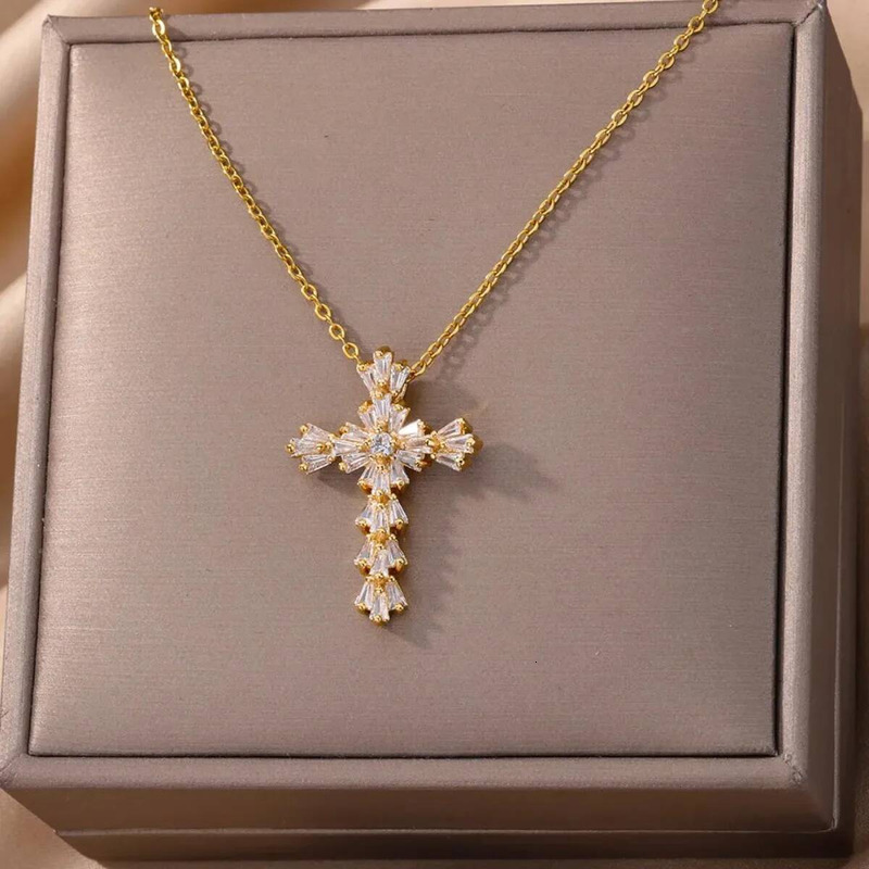 Luxury Zirconia Cross Pendant Necklace Zircon Crystal Jewerly for Women Stainless Steel Chain Charm New Trend Aesthetic collares