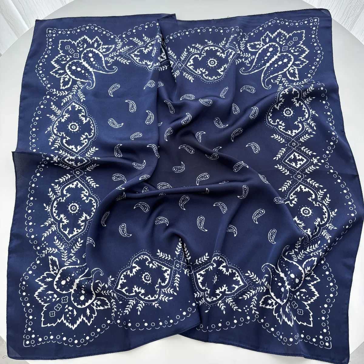 7070cm Wen Summer Luxury Fashion Print Scarf Soft Satin Hairband Neckerchief Tie Fem band Foard 2025 Casual X260328