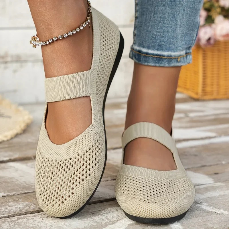 2024 Women Flats Shoes Slip on Knitting Loafers for Women Round Toe Single Shoes Hollow Out Fashion Mom Casual Shoes for Ladies 260323