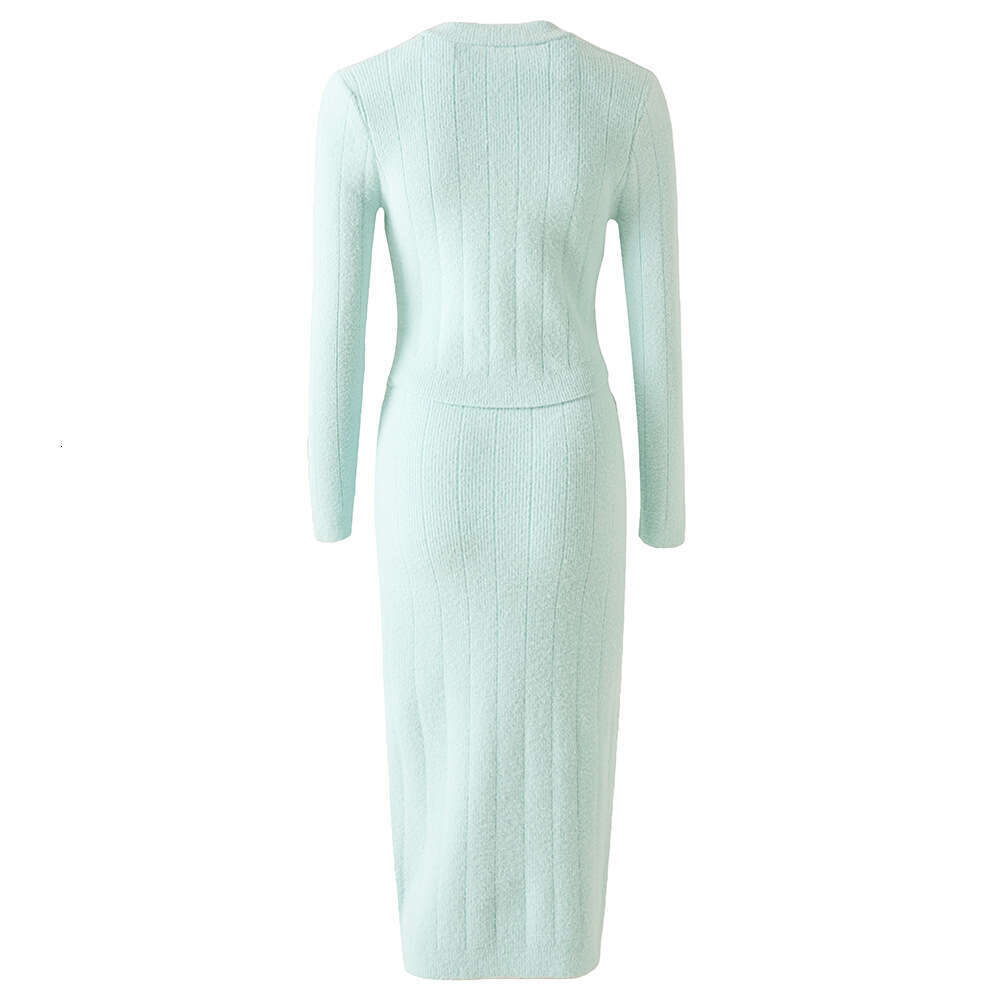 2026 Autumn/Winter New Designer French Light Luxury q26 Gentle Style V-neck Knitted Sweater with Tight Skirt