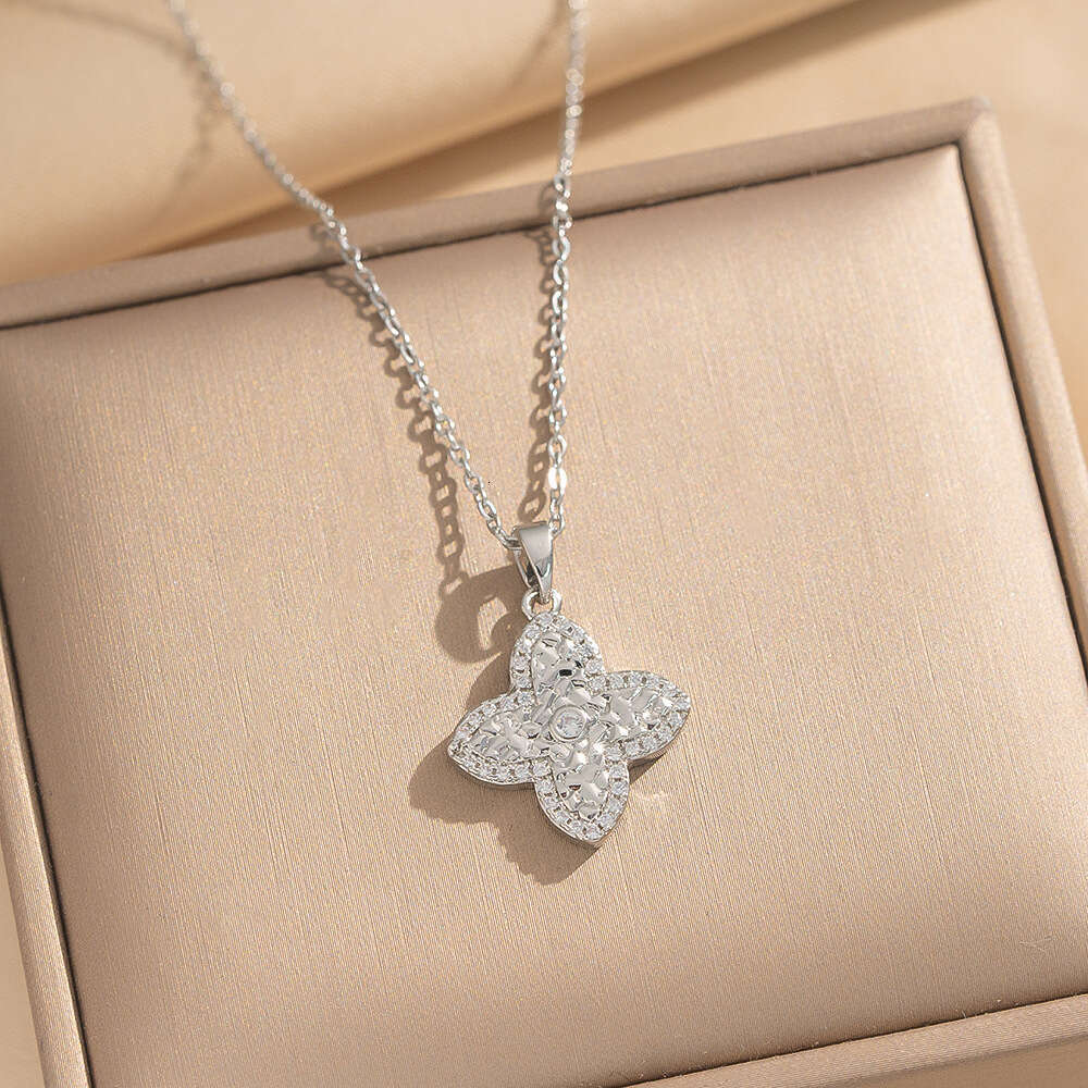 Light Luxury Collarbone Chain Accessories for Women Flower Four-Leaf Clover Necklace European and American Fashion High-End Jewelry