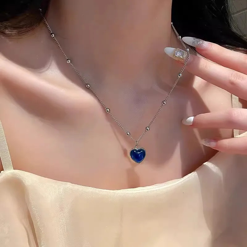Thermochromic Mood Monitor Heart Pendant Necklace Color Change As Emperature Women Girls Clavicle Chain Necklaces Lover Jewelry 260327