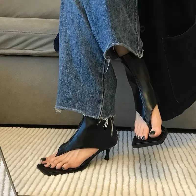 Trendy and Elegant Autumn New Retro Womens Thong Sandals Mid-heel Solid Color Female Elegant High-heeled Womens Shoes Z260330