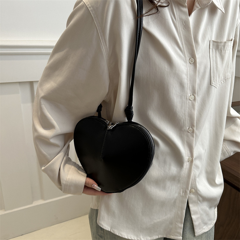 Free Shipping High Value Heart Shaped Crossbody Bag for Women Cute Leather Purse