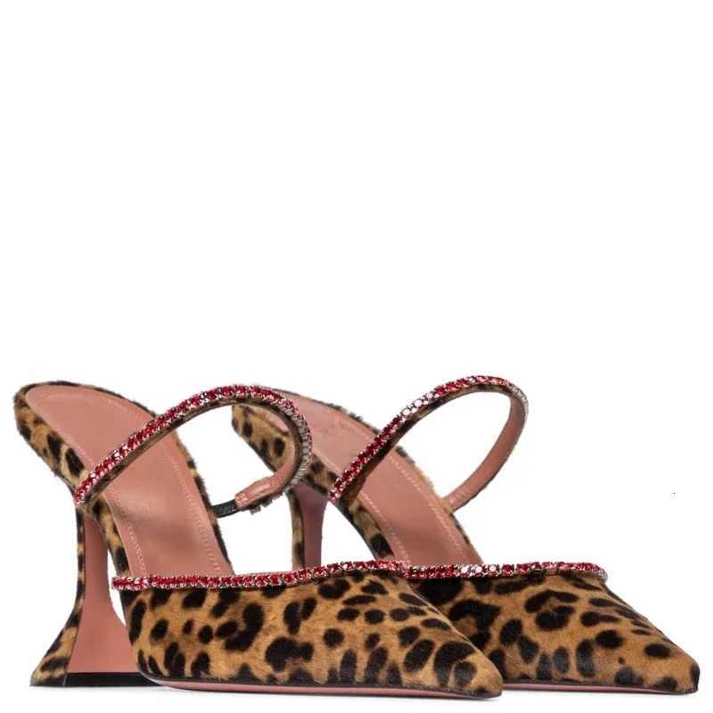 2024 Summer New Pointed Toe Rhinestone Sequined Stiletto Slippers Leopard Print Baotou Half Drag Sandals Z260330