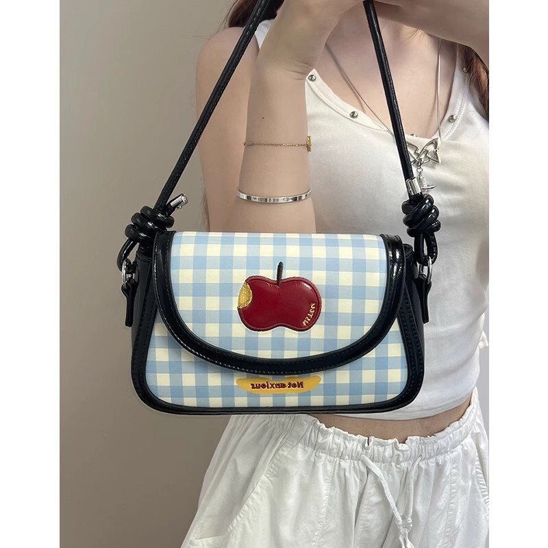 Cute Red for Women 2025 New Summer Single Shoulder Underarm Fashionable Student Commuter Crossbody Small Square Bag