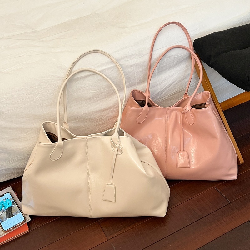 2026 New High end Large Capacity Women's Handbag, New Multi functional Commuter Crossbody Bag, Popular Shoulder Bag, Designer Bag