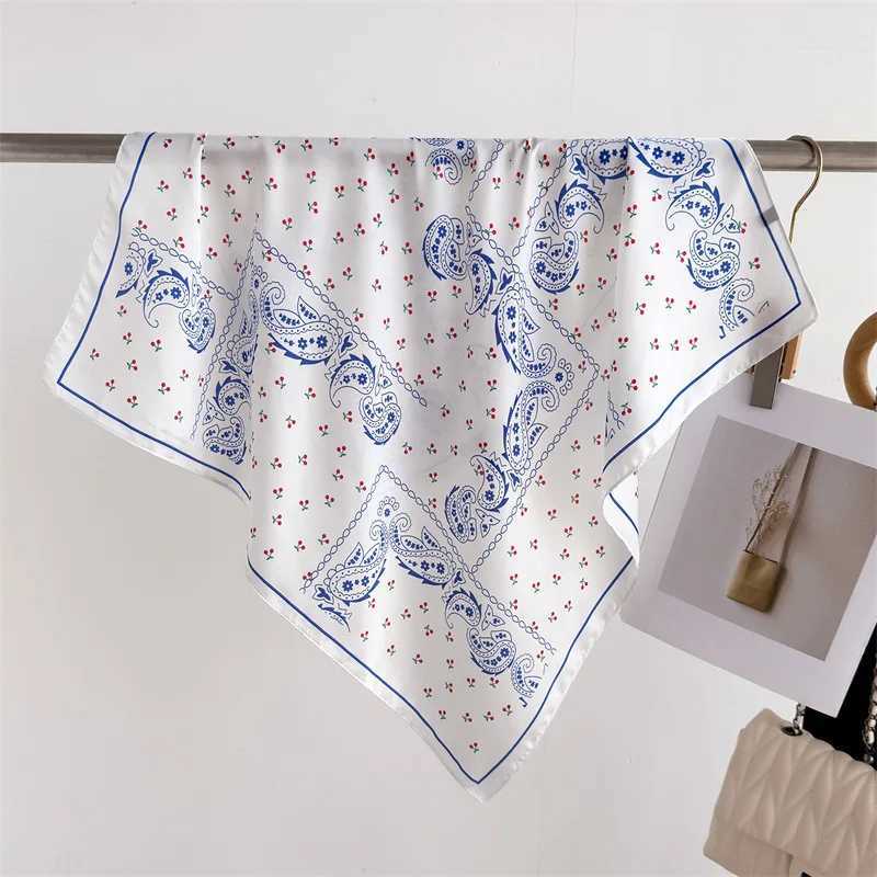 Paisley Print scarf Wen Silk Square Scarfs Foard Bandana Fem Neckerchief Fashion Decorate Hijab Lady Neck Ties X260328