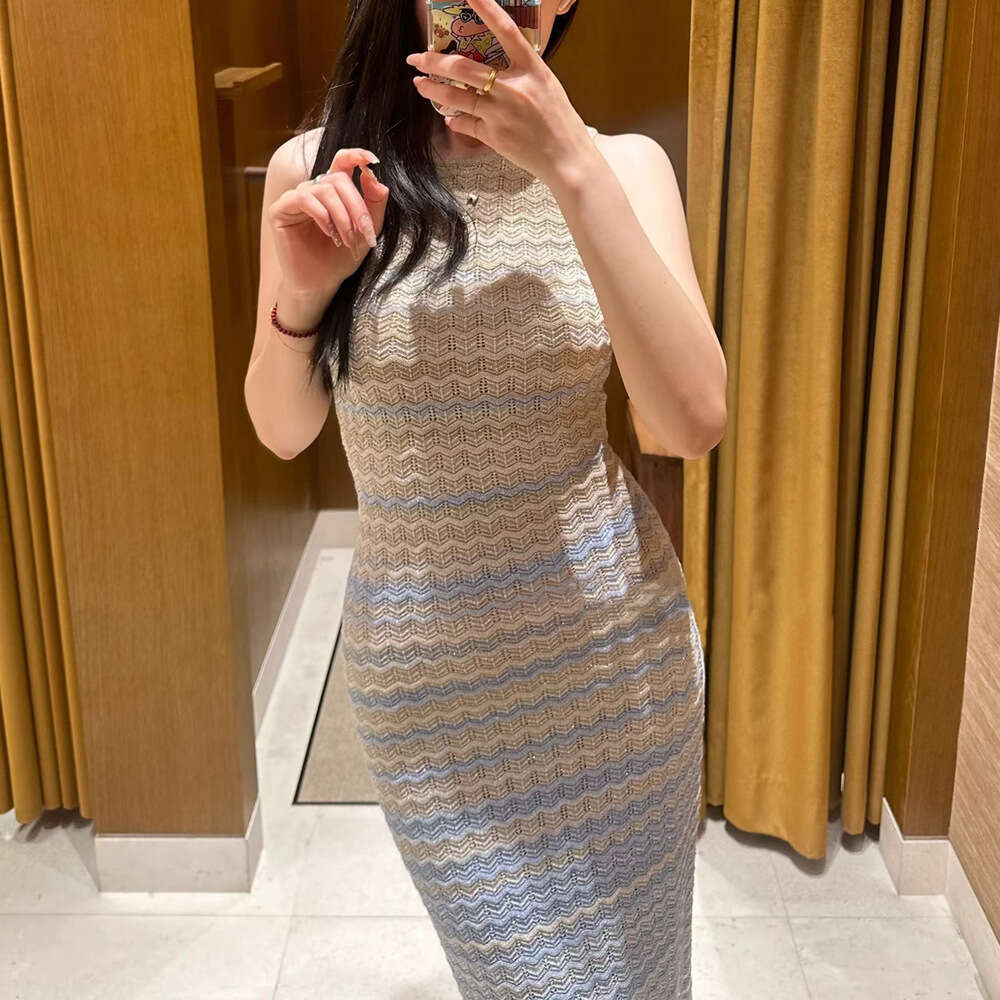 2026 Summer New Designer c1 French Sweet Style Wave Sleeveless Gradient Knitted Women's Long Skirt