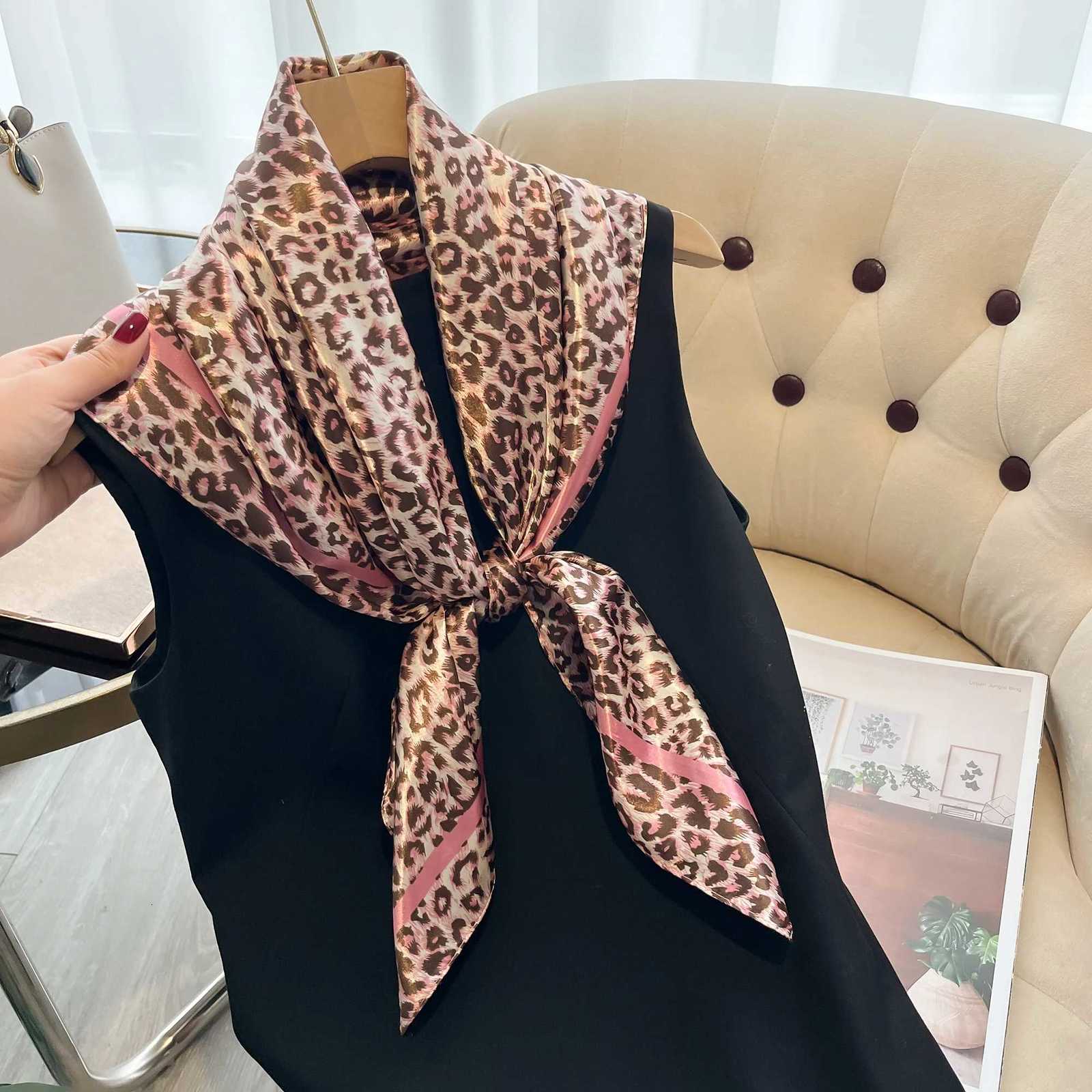 New Luxury Brand Leopard Print band Scarf Wen Fashion Silk Satin Hair Band Bag Wrist Bandana Neckerhf Shawl Wraps X260328