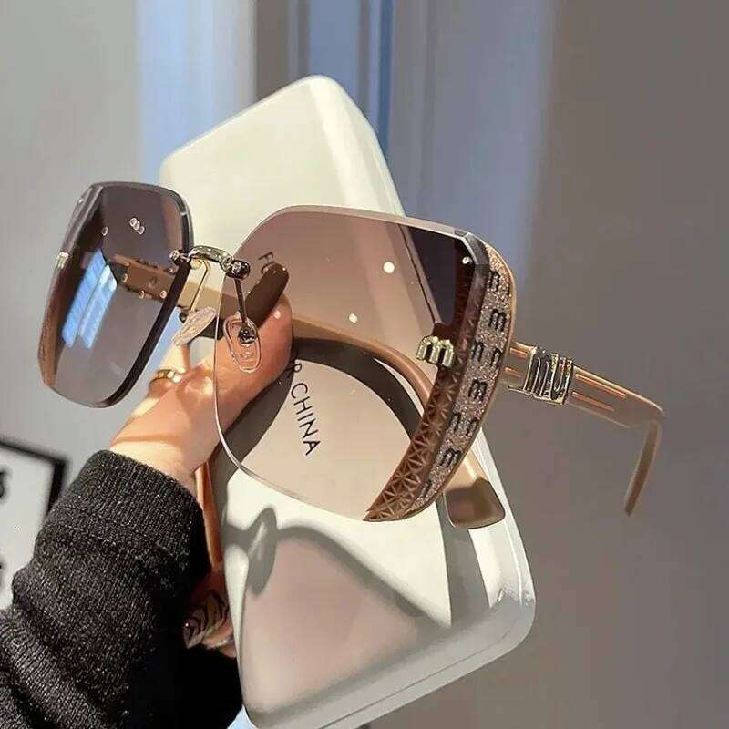 New Fashion Oversized Square Sunglasses Women 2026 Luxury Brand Sun Glasses Trendy Driving Eyeglasses Ladies Gafas UV400 26Y0330