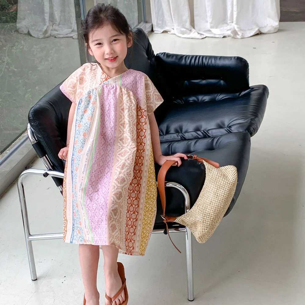 Bear Leader Girls Dress Summer New V-neck Geometric Pattern Printed Dress Kids Vacation Beach Casual Dress Childrens ClothingT260330