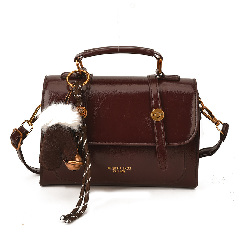 Vintage College-Style Design Cambridge Bag, Versatile Commuting Daily Handbag, Light Luxury Personalized Niche Crossbody Bag