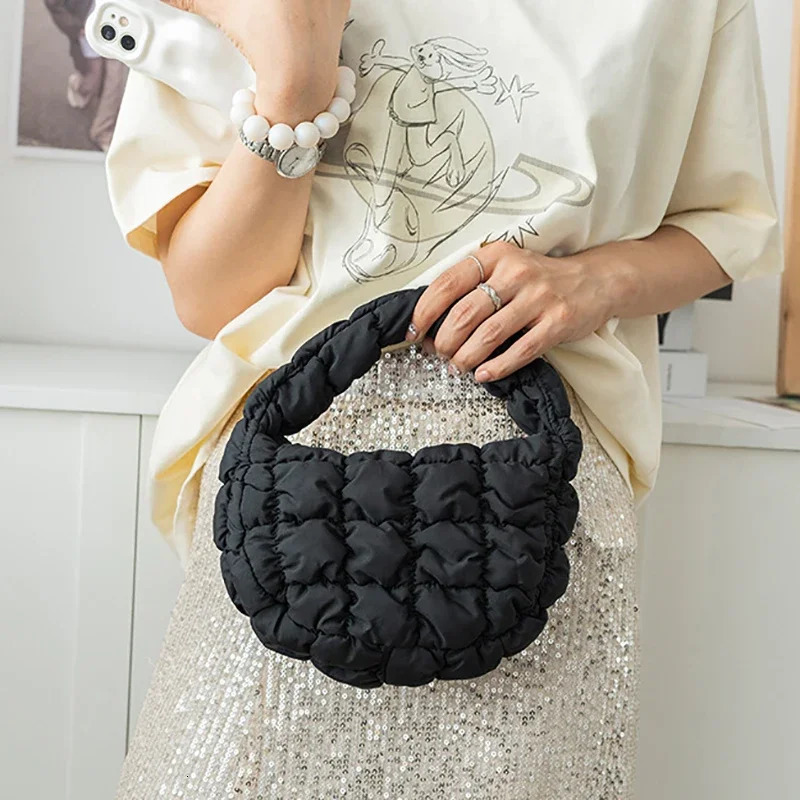 Fashion Mini Puffer Tote Bag Quilted Circle Phone Purse Elegant Purple Soft Nylon Padded Key Pouch Simple Trend Handbag 260317